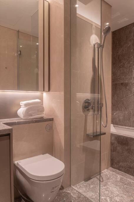 The Marq Luxury District 1 Hcmc 2masterbrs Apartamento *